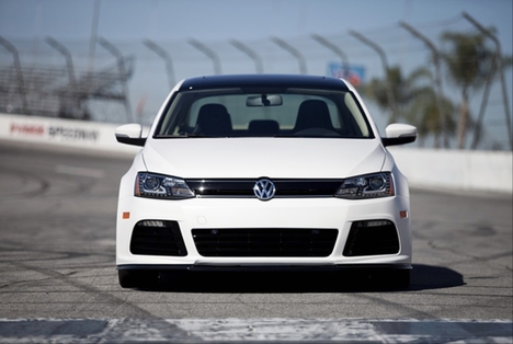 VOLKSWAGEN JETTA 2012-2015 İÇİN ''R'' ÖN TAMPON + PANJUR